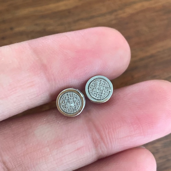 10kt White Gold Diamond Earrings